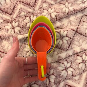 Colorful Measuring Cups Set